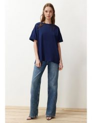 Trendyol Koszulka w kolorze granatowym rozmiar: XL. Niebieskie bluzki damskie Trendyol, xl, bez wzorów, z bawełny, bez kołnierzyka. Za 65.85 zł.