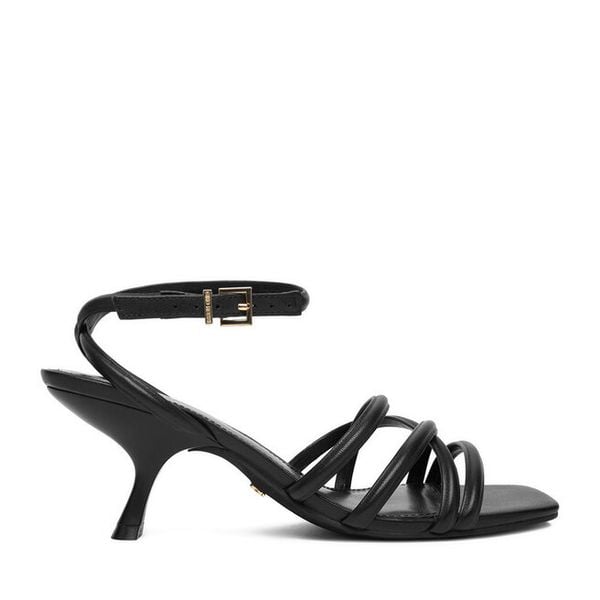 Sandały GINO ROSSI. Czarne sandały damskie Gino Rossi, bez wzorów, bez obcasa, na szpilce. Za 349.99 zł.