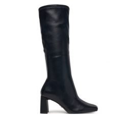 Kozaki Steve Madden. Czarne kozaki damskie Steve Madden, bez obcasa, na płaskiej podeszwie. Za 599.99 zł.