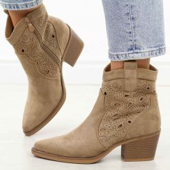 Beżowe ażurowe botki damskie, kowbojki Evento 9452. Brązowe botki damskie Evento, na jesień, z jeansu, eleganckie, bez obcasa, na obcasie, bez zapięcia. Za 199.00 zł.