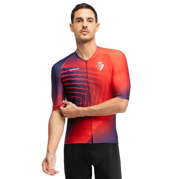Męska koszulka rowerowa z krótkim rękawem Club Atlético Osasuna x Siroko Sir. Czerwone t-shirty sportowe męskie SIROKO, m, bez ramiączek, rowerowe. W wyprzedaży za 210.00 zł.