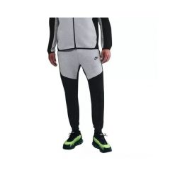 Spodnie sportowe męskie Nike HV0959011. Czarne spodnie sportowe męskie Nike, z bawełny. Za 410.45 zł.
