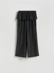 Spodnie z lyocellem - czarny. Czarne spodnie materiałowe damskie Reserved, bez wzorów, z lyocellu. Za 199.99 zł.