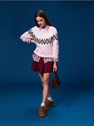 Ocieplane klapki z kożuszkiem z wełną - brązowy. Brązowe klapki damskie Sinsay, bez wzorów, z wełny, bez obcasa. Za 59.99 zł.