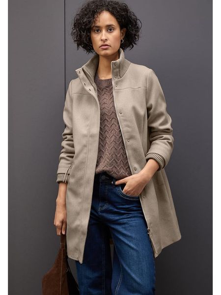 Cecil Płaszcz przejściowy w kolorze beżowym rozmiar: 40. Brązowe płaszcze damskie Cecil, bez wzorów. Za 266.03 zł.