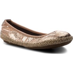 Espadryle BUTTERFLY TWISTS - Gigi BT21-040-006 Rose Gold. Czerwone espadryle damskie Butterfly Twists, bez wzorów, z materiału, bez obcasa, na płaskiej podeszwie. W wyprzedaży za 149.00 zł.