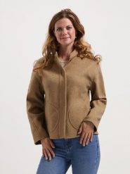 TRAVELIN' Kurtka przejściowa w kolorze beżowym rozmiar: M. Brązowe kurtki damskie Travelin', m, bez wzorów, bez kaptura. Za 326.99 zł.