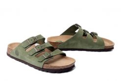 DR. BRINKMANN 701004-07 grun, klapki damskie. Zielone klapki damskie Dr. Brinkmann, bez wzorów, ze skóry, bez obcasa. Za 229.42 zł.