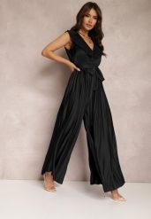 Czarny Kombinezon Plisowany Hyrmane. Czarne kombinezony damskie Renee, s, bez wzorów, eleganckie, bez kołnierzyka, bez ramiączek, długie. Za 149.99 zł.