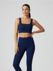 Bezszwowy top sportowy - granatowy. Niebieskie topy sportowe damskie Sinsay, l, bez wzorów, bez ramiączek. Za 22.99 zł.