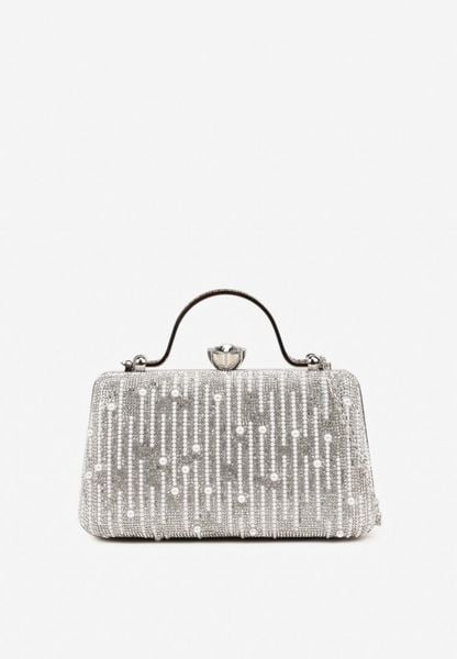 Srebrna Torebka Kopertówka Ozdobiona Perełkami i Cyrkoniami Fessurea. Szare torebki wieczorowe Renee, bez wzorów, eleganckie, bez kołnierzyka, bez ramiączek. Za 119.99 zł.