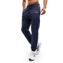 Męskie spodnie joggery Lifestyle Siroko IBZ Fondo Stone Blue. Niebieskie spodnie sportowe męskie SIROKO, z dresówki. Za 169.00 zł.
