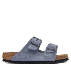 Klapki Birkenstock. Niebieskie klapki damskie Birkenstock, bez wzorów, bez obcasa. Za 549.99 zł.