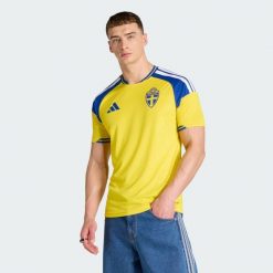 Koszulka podstawowa Szwecja 26. Żółte t-shirty sportowe męskie Adidas, bez ramiączek, do piłki nożnej, climacool (adidas). Za 439.00 zł.