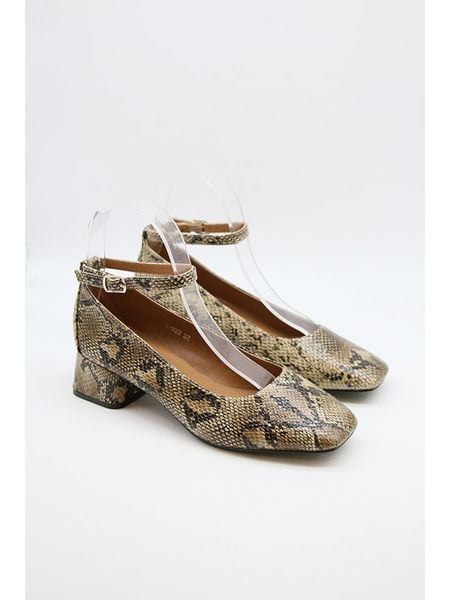 Bellucci Czółenka w kolorze zielonym rozmiar: 36. Zielone czółenka damskie Bellucci, bez wzorów, bez obcasa. Za 104.99 zł.