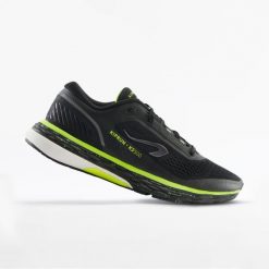 Buty do biegania męskie Kiprun KS500. Czarne obuwie do biegania damskie KIPRUN. W wyprzedaży za 199.99 zł.