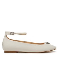 Baleriny Guess. Baleriny damskie Guess, z aplikacjami, bez obcasa. Za 299.99 zł.