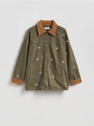 Jeansowa kurtka z haftem - zielony. Zielone kurtki damskie Reserved, l, bez wzorów, z denimu, bez kaptura. Za 229.99 zł.