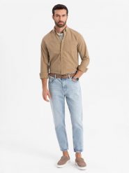 Męska koszula bawełniana REGULAR FIT z kieszenią - jasnobrązowa V2 - Rozmiar: L. Brązowe koszule męskie Ombre Clothing, l, bez wzorów, z bawełny, bez kołnierzyka, bez ramiączek. W wyprzedaży za 68.99 zł.