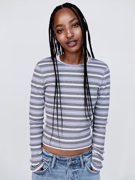 GAP Koszulka w kolorze szaro-białym rozmiar: L. Szare bluzki damskie GAP, l, bez wzorów, ze splotem, bez kołnierzyka. Za 100.75 zł.