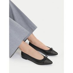 Baleriny Lasocki. Czarne baleriny damskie Lasocki, bez wzorów, bez obcasa. Za 179.99 zł.