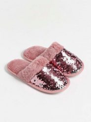 Admas Kapcie w kolorze różowym rozmiar: 40-41. Różowe kapcie damskie admas, z materiału. Za 69.99 zł.