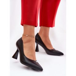 Eleganckie Czółenka Na Rozszerzanej Szpilce Vinceza 62222 Czarne. Czarne czółenka damskie bez wzorów, z materiału, bez obcasa, na szpilce. Za 190.94 zł.
