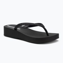 Japonki damskie Ipanema Mesh Chic Plat. Czarne klapki damskie Ipanema, bez wzorów, z gumy, bez obcasa. Za 150.80 zł.