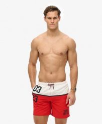 Superdry Kąpielówki Nautical Logo 17 z recyklowanego poliestru – TRICOLORE RED. Czerwone kąpielówki męskie Superdry., m, bez wzorów, z materiału, do pływania. Za 237.30 zł.
