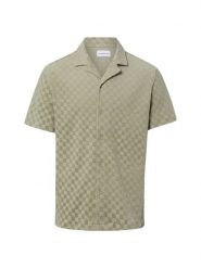 Lindbergh koszula casual Mężczyźni Comfort Fit zielony, M. Zielone koszule męskie Lindbergh, na lato, m, bez wzorów, z dzianiny, bez kołnierzyka, bez ramiączek. Za 179.95 zł.
