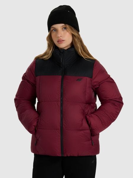 4F Kurtka puchowa z wypełnieniem syntetycznym damska - czerwona XL. Czerwone kurtki damskie 4f, na zimę, uniwersalny, bez wzorów, z dzianiny, bez kaptura. Za 349.99 zł.