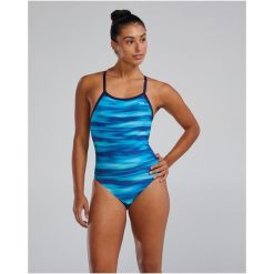Strój damski jednoczęściowy TYR Solid f diamondfit. Niebieskie stroje jednoczęściowe damskie TYR, bez wzorów. W wyprzedaży za 149.99 zł.