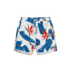 Spodenki kąpielowe z hawajskim nadrukiem Superdry. Białe kąpielówki męskie Superdry., l, bez wzorów, z poliesteru. Za 276.45 zł.