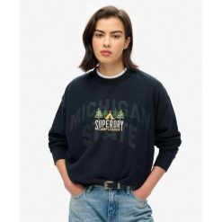 Sweter pamiątkowy podróżny luzem. Niebieskie swetry klasyczne damskie Superdry., z bawełny, bez kołnierzyka. W wyprzedaży za 238.80 zł.