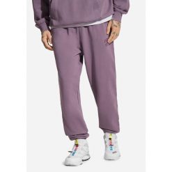 Spodnie dresowe męskie Prosto Flathead. Fioletowe spodnie dresowe męskie Prosto., bez wzorów, z dresówki. W wyprzedaży za 222.99 zł.