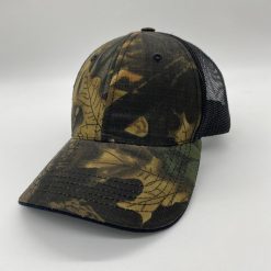 Czapka z daszkiem truckerka Camo Forest blend. Zielone czapki męskie MAGROF, bez wzorów, sportowe. W wyprzedaży za 49.99 zł.