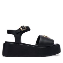 Sandały LOVE MOSCHINO. Czarne sandały damskie Love Moschino, bez wzorów, bez obcasa, na koturnie. Za 939.99 zł.