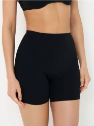 Szorty modelujace - czarny. Czarne szorty damskie Sinsay, bez wzorów. Za 29.99 zł.