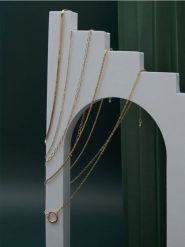 Naszyjnik 5 pack - złoty. Żółte naszyjniki damskie Sinsay, złote. Za 15.99 zł.