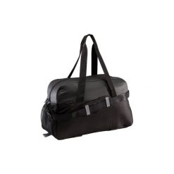 Torba fitness kardio 30l. Fioletowe torby sportowe damskie DOMYOS, bez wzorów, z materiału, bez dodatków. W wyprzedaży za 54.99 zł.