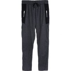 Ciemnoszare Spodnie Barrage. Szare spodnie dresowe męskie Born2be, bez wzorów, z dresówki. Za 49.99 zł.