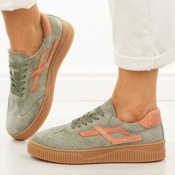 Multi skórzane półbuty damskie Cambell 40345. Półbuty damskie Cambell, bez wzorów, z dresówki, casualowe, z okrągłym noskiem, bez obcasa. W wyprzedaży za 210.32 zł.