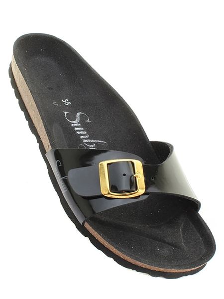 Sunbay Klapki "Jasmin" w kolorze czarnym rozmiar: 38. Czarne klapki damskie Sunbay, bez wzorów, z lakierowanej skóry, bez obcasa. Za 169.95 zł.