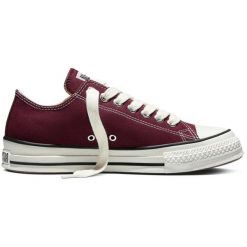 Buty sportowe Converse Chuck Taylor Throwback. Czerwone buty sportowe na co dzień damskie Converse, z materiału, bez zapięcia. Za 590.00 zł.