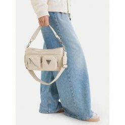 Torebka Guess Jeans. Białe torebki klasyczne damskie Guess Jeans, z aplikacjami, z jeansu, bez dodatków. Za 259.99 zł.
