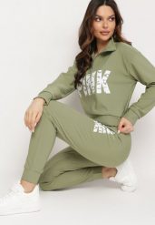 Zielony Komplet Ozdobiony Napisem z Nadrukiem Bluza i Spodnie Junivea. Zielone bluzy bez kaptura damskie Born2be, bez wzorów. Za 79.99 zł.
