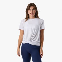 Koszulka treningowa damska Swedemount Core Wrap Soft Tee szybkoschnąca. Białe bluzki damskie SWEDEMOUNT, bez wzorów, bez kołnierzyka. Za 79.99 zł.