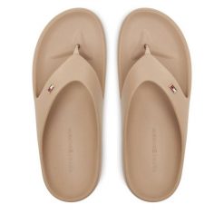 Japonki Tommy Hilfiger. Brązowe klapki damskie Tommy Hilfiger, bez wzorów, bez obcasa. Za 149.99 zł.