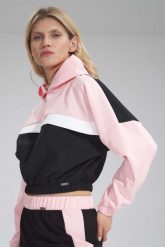 Dwukolorowa Krótka Bluza z Kapturem - Czarno-Różowa. Czarne bluzy z kapturem damskie Figl, xl, z elastanu. Za 189.00 zł.