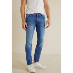Mango Man - Jeansy Jan. Niebieskie jeansy męskie Mango Man. W wyprzedaży za 69.90 zł.